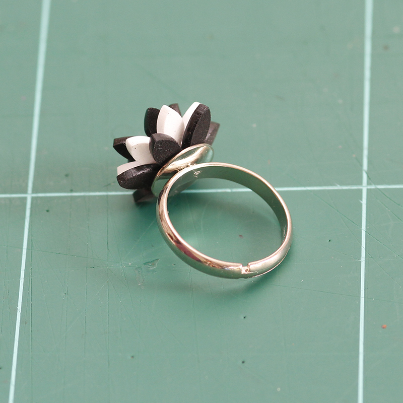 DIY bague fleur en relief en plastique fou/plastique magique